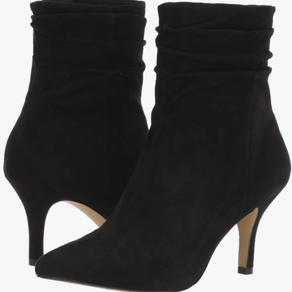 NIB: Bella Vita Danielle Booties; Black Kidsuede. 11W